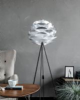 Umage Tripod Floor Lampestativ - Sort m/ Pine Medium Umage Tripod Floor Lampestativ - Sort m/ Pine Medium