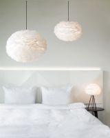 Umage EOS Medium, hvid m/ sort Tripod Table Umage EOS Medium, hvid m/ sort Tripod Table